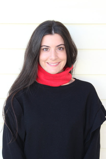 Woman wearing Red Fleece Meliny Wrap neck warmer